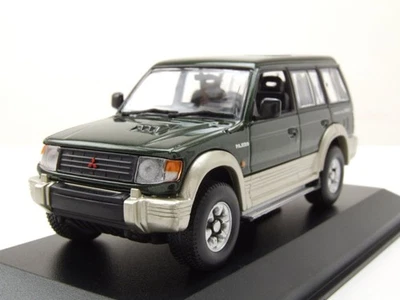 Mitsubishi Pajero Lwb 1991 Verde Metallico Modellino Auto 1:43 Maxichamps - Immagine 1 di 4