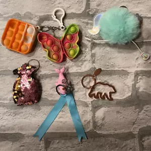 Lot oF 5 Kids assorted Keychains - Picture 1 of 11