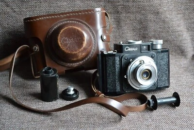 Film Camera 35mm Vintage Smena GOMZ LOMO USSR  Soviet Lens T-22 - Image 1 of 4