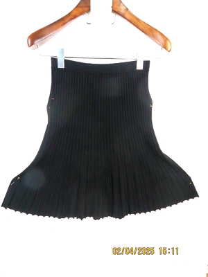 CHAPS TALLA S Rayón/Nylon Negro Tejido Grueso Armónica-Línea Pull On Falda Foto 1 de 4