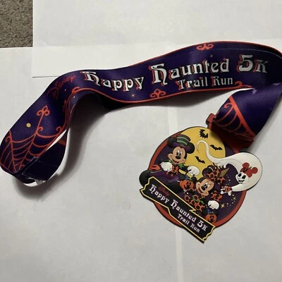 CORDÓN DISNEY MARATHON HAPPY HAUNTED 5K TRAIL RUN Mickey & Minnie Halloween Foto 1 de 4