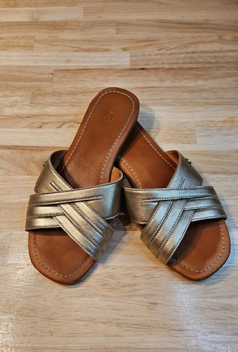 Scivoli Ugg donna Kenleigh dorati taglia 7. Venduto solo Australia