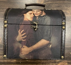 Twilight Saga Neumond Schatztruhe aus Holz - Bild 1 von 22