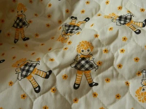 Vintage Single Side Pre-quilted Raggedy Ann &Floral Butter Cream Fabric 36"x 42" - Picture 1 of 4