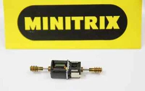 MINITRIX 41-2062-04 MOTORE 2 ASSI per LOCO ELETTRICA 111, 112 SCALA N NEW - Foto 1 di 3