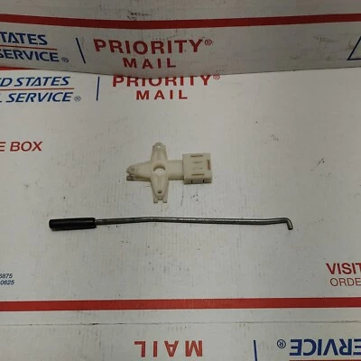 2004 04 Volvo XC-90 задняя правая дверь детали тяги стержень муфта (может подойти другим) - Изображение 1 из 4