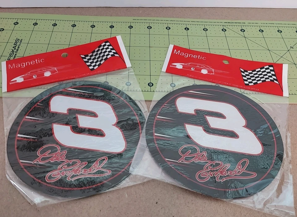 Lote de 2 imanes para coche Dale Earnhardt #3 nuevos en paquete redondo 5 1/2 pulgadas Foto 1 de 1
