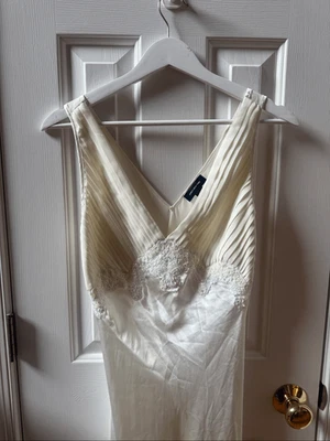 Camisón de boda Jones New York invierno blanco satinado talla M usado en excelente estado Foto 1 de 4