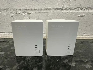 2x TP-Link TL-PA4010 AV600 Powerline Adapter - Photo 1/3
