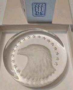 Vidrio grabado cabeza de águila calva peso de papel con 18 estrellas 3 1/4" de colección James Avery - Imagen 1 de 2
