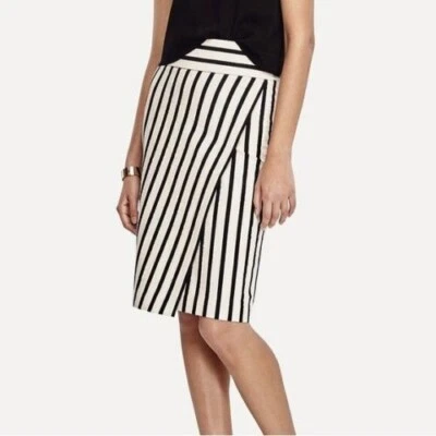 Falda Lápiz Ann Taylor Asimétrica Imitación Envolvente Rayas Blanco Negro Talla 6P Foto 1 de 4