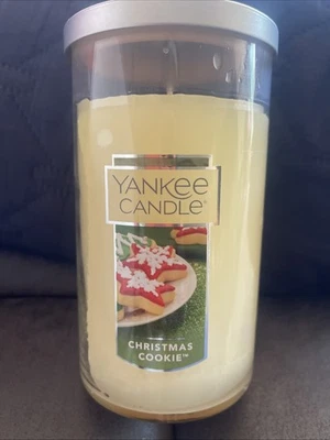 Yankee Candle CHRISTMAS COOKIE Vela Pilar Mediana Perfecta (12oz) Foto 1 de 4