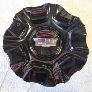 GM 84806052 CADILLAC ESCALADE IQ 2025 GLOSS BLACK CENTER CAP - Picture 1 of 5