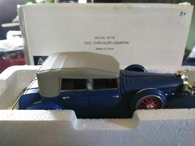 SIGNATURE Die-Cast MODELS 1932 CHRYSLER LEBARON  Blue - Image 1 of 4