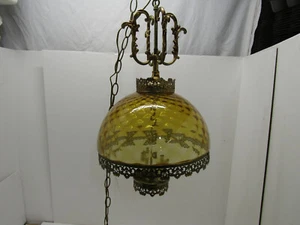 UNA VECCHIA PLAFONIERA SWAG VINTAGE VETRO AMBRA ORO FUNZIONA BELLA LUCE RETRÒ - Foto 1 di 6