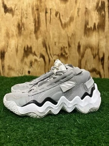 Size 7 - adidas Exhibit B Mid Grey Black White W - Picture 1 of 8