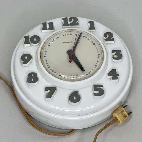 Vintage General Electric Round Wall Clock 2H40 White Plastic 7 1/4" RETRO USA Cover