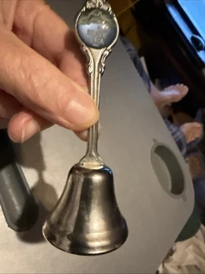 Vintage Lost Sea Souvenir silberfarbene Glocke USA Sammlerstück Tennessee 4,5 Zoll - Bild 1 von 6