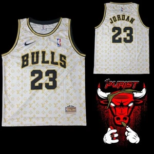 CHICAGO BULLS NBA WHITE AND GOLD MICHAEL JORDAN 23 JERSEY SIZE MEDIUM - Picture 1 of 4