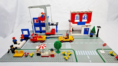 Lego Town CLASSIC Town Legends 10041 Main Street (Reissue) - Image 1 of 4