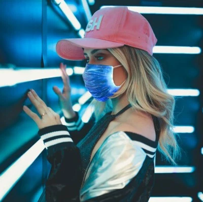 Nueva Mascarilla con Iluminación LED hasta 9 Colores Diferentes, Recargable, Impermeable Foto 1 de 4