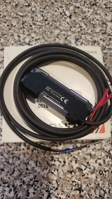 KEYENCE FS-V31 FIBER OPTIC SENSOR AMPLIFIER - Image 1 of 4