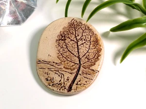 Vintage Brosche Ton Keramik Baummotiv Landschaft - Bild 1 von 3