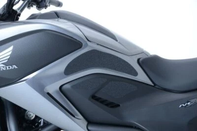 Empuñadura de tracción de tanque negra R&G Racing para Honda NC700X 2012-2014 Foto 1 de 3