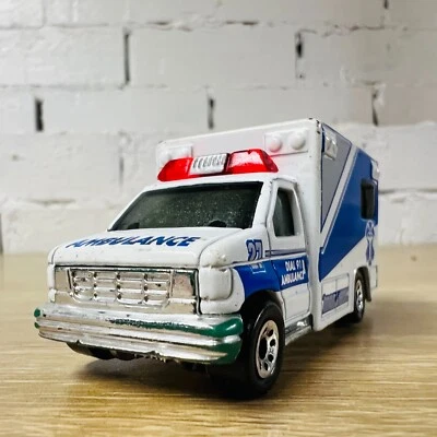 Ambulance 1996 White Blue 27 1997 MB299 - Image 1 of 4