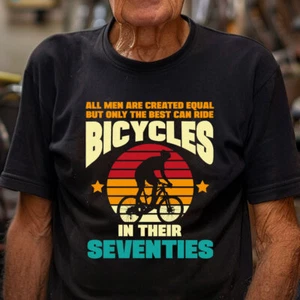 T-Shirt All Men Are Created Equal Best Ride Bicycles in Seventies Fahrrad Geschenk Top - Bild 1 von 1