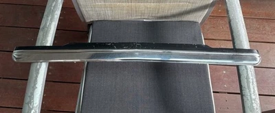 DATSUN 1979-83 BLUEBIRD (910) STATION WAGON GENUÍNO CROMADO MOLDE DE TRAVA DE PORTA TRASEIRA - Imagem 1 de 4