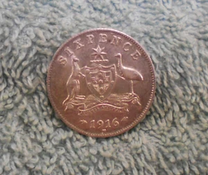 #BK.  QUALITY  1916  AUSTRALIAN  STERLING SILVER SIXPENCE COIN - Picture 1 of 2