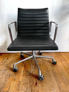 Authentic Herman Miller Eames Office Chair - Excellent Condition - Picture 1 of 3