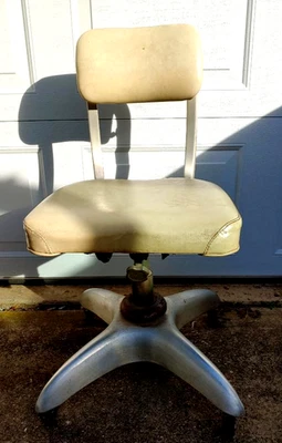 NICE INDUSTRIAL ERA "GOODFORM" DECO PROPELLER BASED SWIVEL TANKER CHAIR... - Image 1 of 4