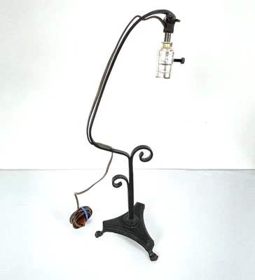 "Lámpara de mesa vintage de hierro forjado con base de pie de garra cuello ajustable 22,5""" Foto 1 de 4