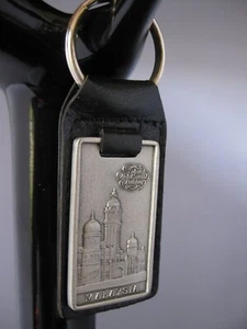 Malaysia Royal Selangor Pewter Genuine Leather Keyring - Picture 1 of 7