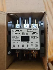 SIEMENS 42BF35AJ. 3 POLE 30 AMP CONTACTOR 24 VOLT COIL - Picture 1 of 2
