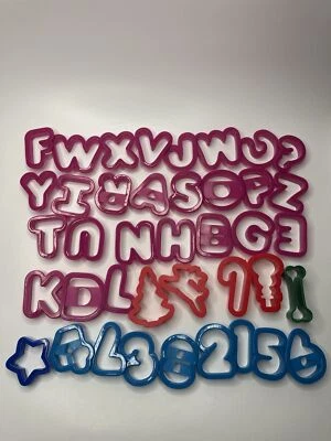 Lote de 40 cortadores de galletas incluyendo letras, números y diseños para panaderos Foto 1 de 4