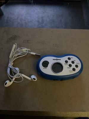 Insignia NS-R5111 Armband Radio AM/PM Digital Tuner Stereo Portable - Image 1 of 4