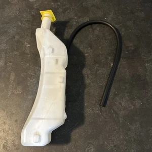 Engine Coolant Reservoir for Dodge Grand Caravan, Chrysler Town & - Picture 1 of 4