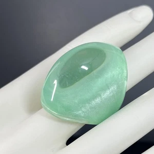 Chunky Lucite Dome Ring Green Clear Bubble Shimmer 7.75 Retro Statement Runway - Picture 1 of 14