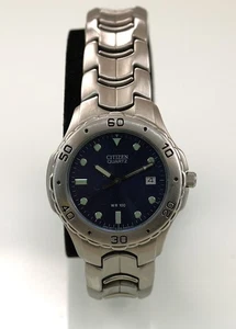 Reloj Citizen Hombre Plateado Acero Inoxidable 100m Batería Fecha Cuarzo Azul - Imagen 1 de 6