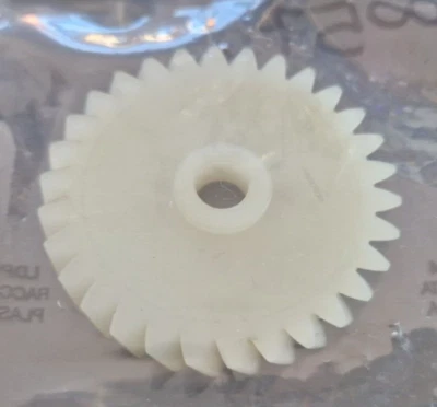 INGRANAGGIO POMPA ACQUA PER MINARELLI AM6 DENTI ELICOIDALI Z30 HM VENT 50 - Immagine 1 di 3