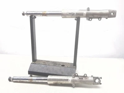 08-13 Harley Davidson Fltru Strada Glide Ultra Anteriore Forcelle Set Dritto - Immagine 1 di 4