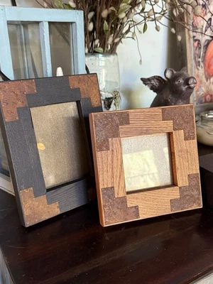 Juego de 2 marcos de fotos de metal de madera Pier One decoración de granja rústica 4x6 y 3x5 Foto 1 de 4