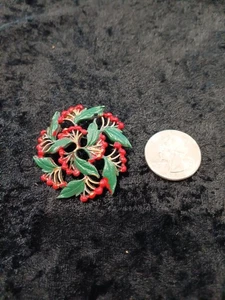 Vintage Holly Themed Holiday Brooch - Picture 1 of 1