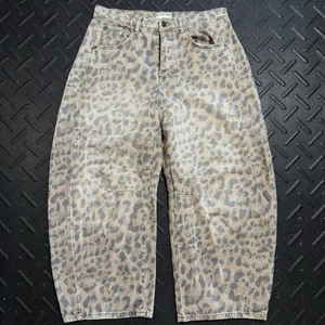 Pantalones de mezclilla Free People We The Free Good Luck Barrel estampado de leopardo guepardo 34x26 - Imagen 1 de 2