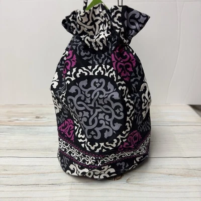NOVA Bolsa Vera Bradley Ditty Sacola Canterberry Magenta Plástico Forrado Cordão - Imagem 1 de 4