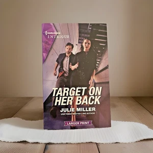 Target on Her Back by Julie Miller 2020 Paperback Book Large Print Thrills #1920 - Picture 1 of 3