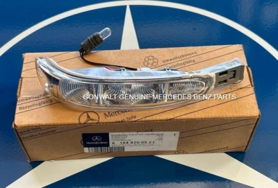 Mercedes Benz Genuine R350 R320 R500 2006-2010 Lamp Lens 1648200521 - Image 1 of 3